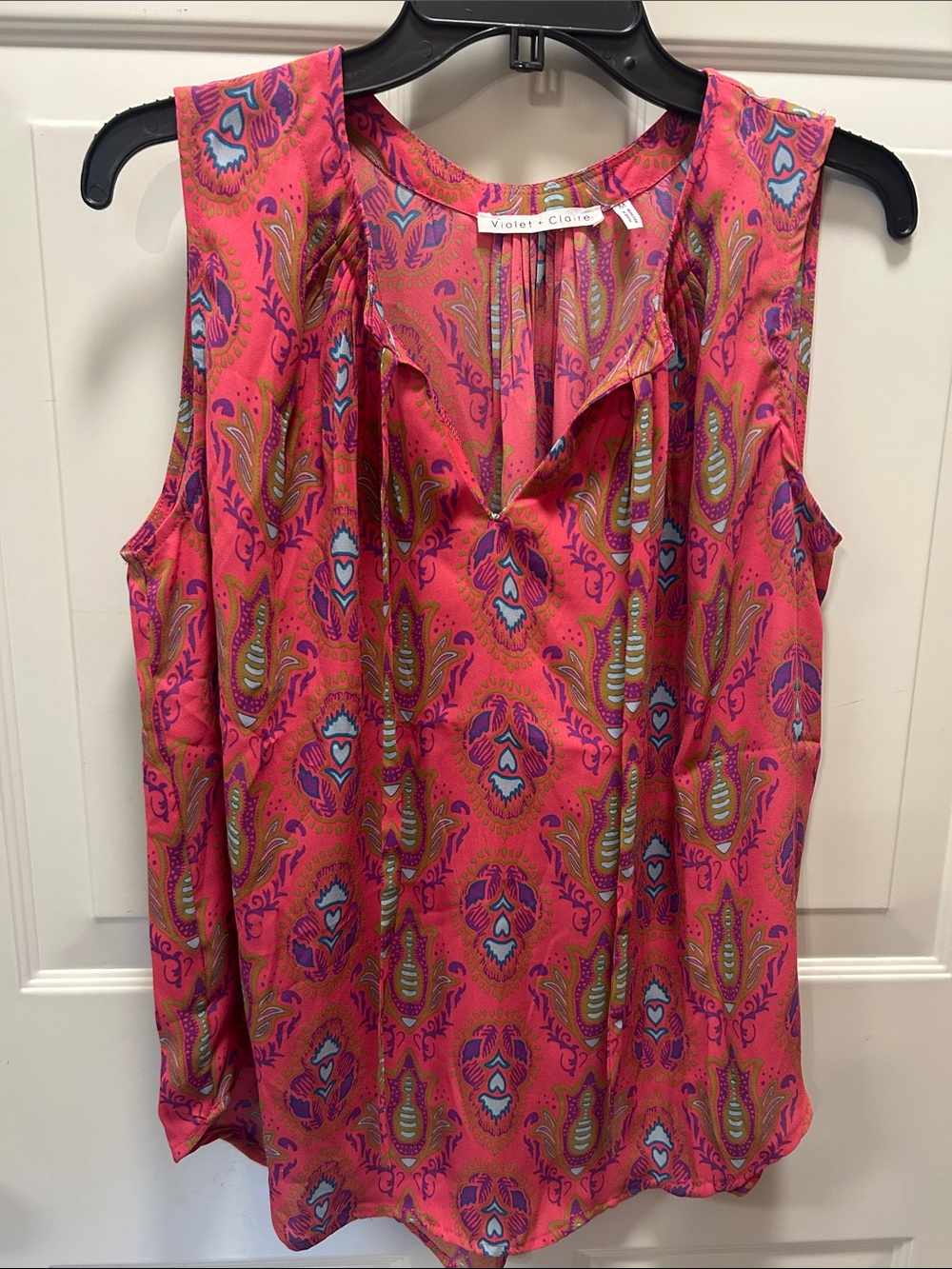 Violet & Claire Hot Pink Paisley-Print Sleeveless Top